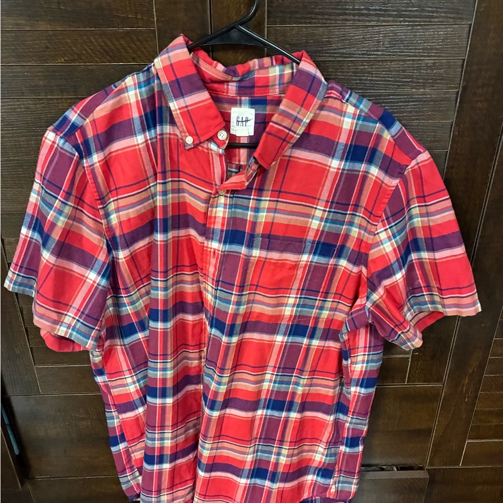 GAP Red Plaid Short-Sleeve Button-Down Shirt